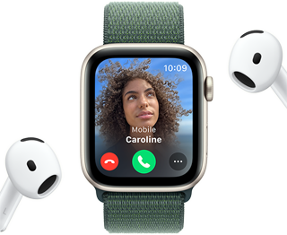 Apple Watch SE a receber uma chamada, junto a um par de AirPods