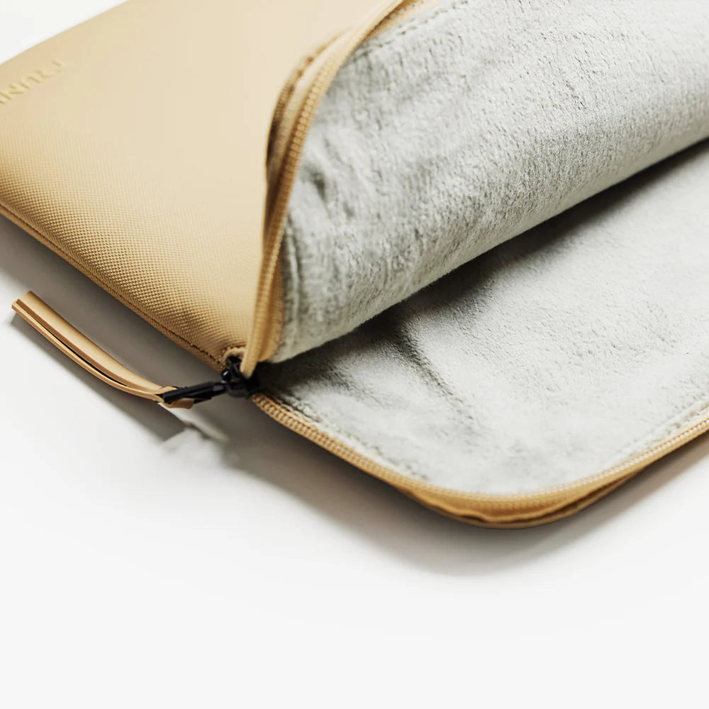 Bolsa para MacBook Pro 13 e Air (até 2022) resistente a água - Creme biscoito